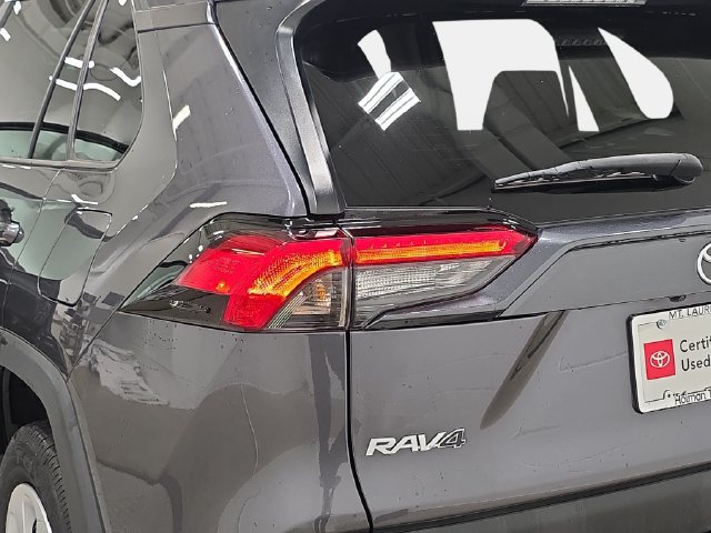 Used 2023 Toyota RAV4 LE AWD/4WD image 30