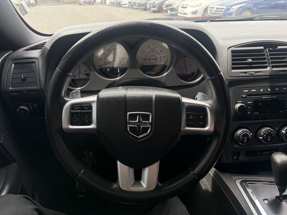 Used 2014 Dodge Challenger SXT RWD image 8