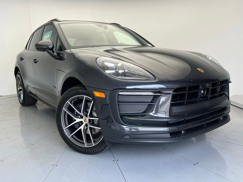 Used 2025 Porsche Macan image 24