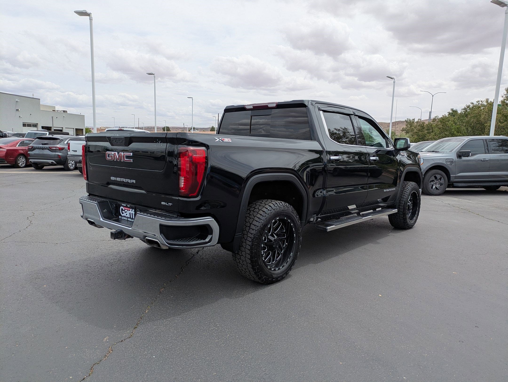 Used 2021 GMC Sierra 1500 SLT w/ SLT Convenience Package AWD/4WD image 3