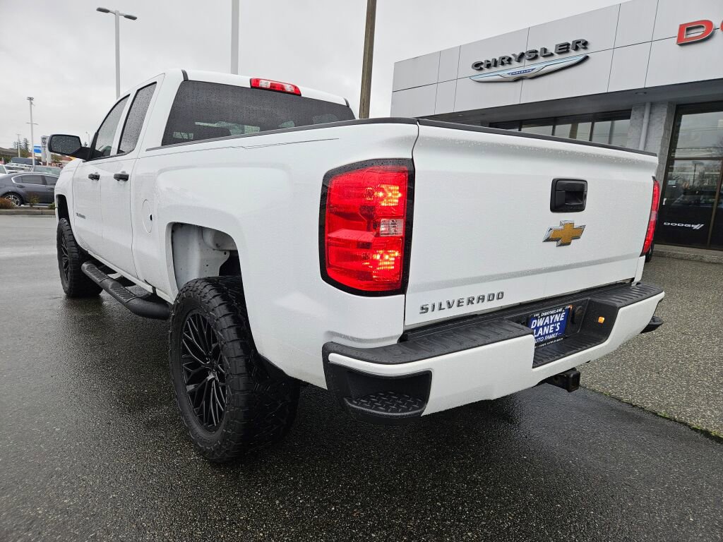 Used 2017 Chevrolet Silverado 1500 Custom w/ Custom Convenience Package image 3