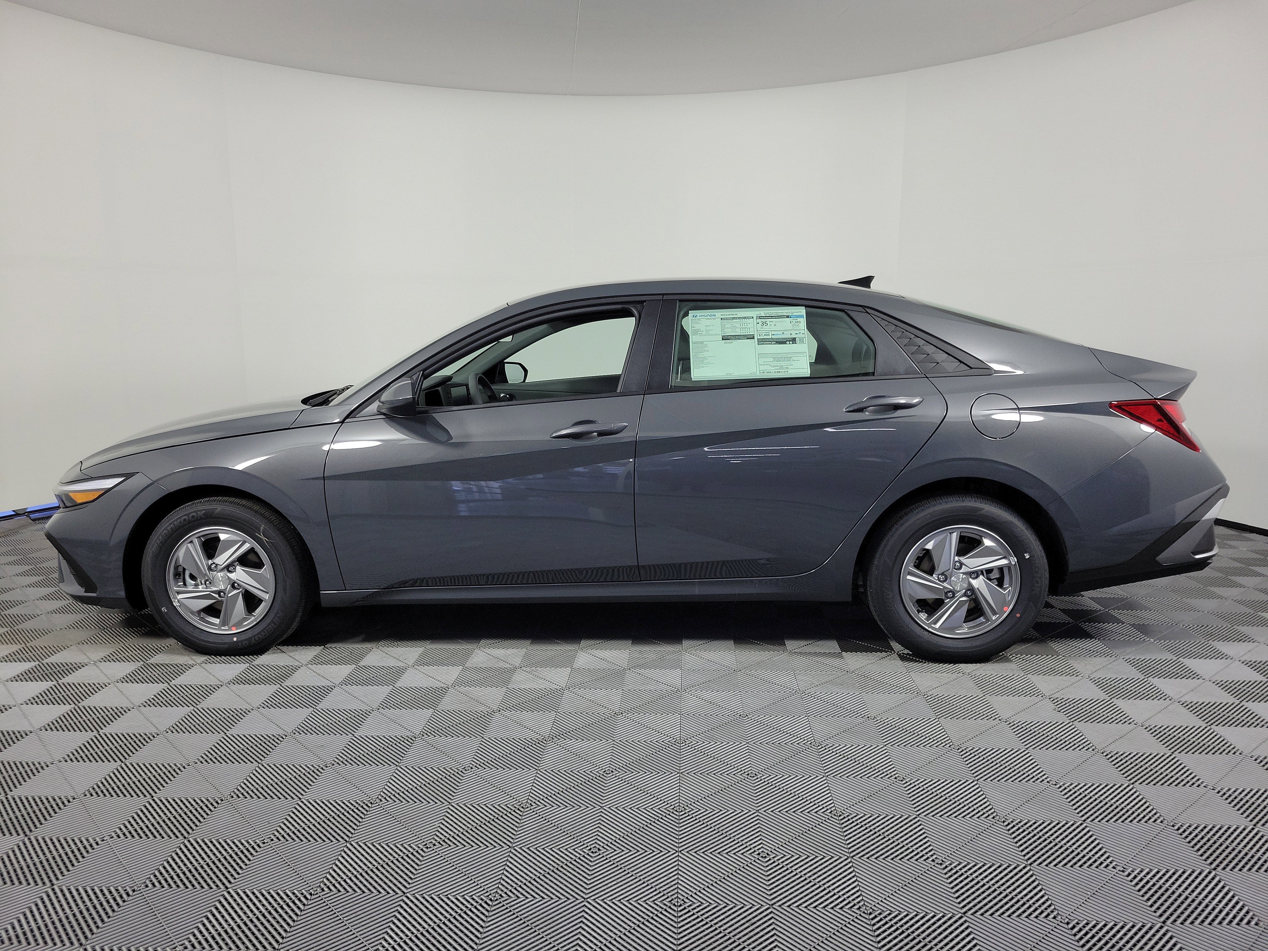 New 2026 Hyundai Elantra SE image 39