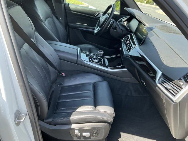 Used 2021 BMW X5 xDrive40i w/ Convenience Package 3 AWD/4WD image 21