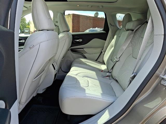 Used 2021 Jeep Cherokee Limited AWD/4WD image 10