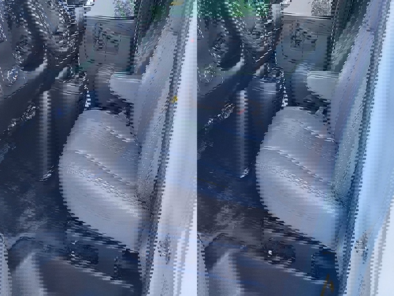 Used 2022 GMC Savana 3500 LS w/ Chrome Appearance Package image 11