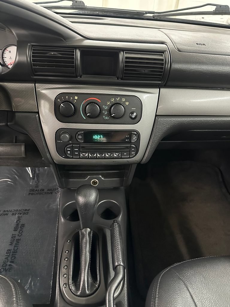 Used 2005 Chrysler Sebring GTC FWD image 17