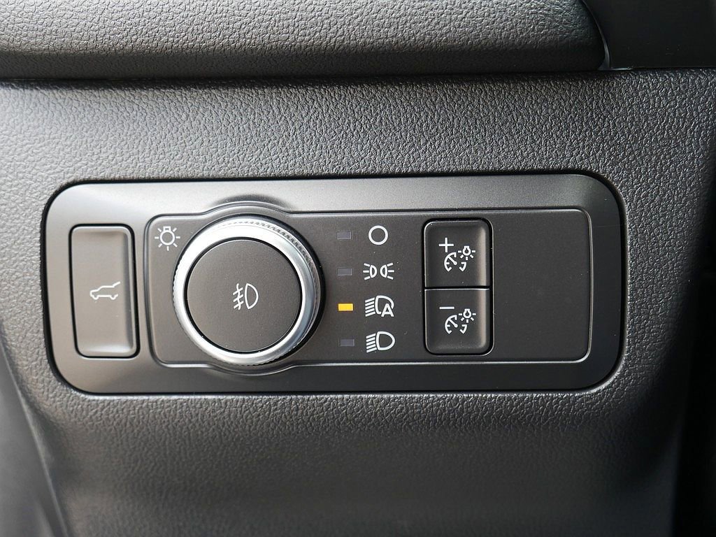 Used 2021 Ford Escape SEL w/ SEL Stealth AWD Package image 28