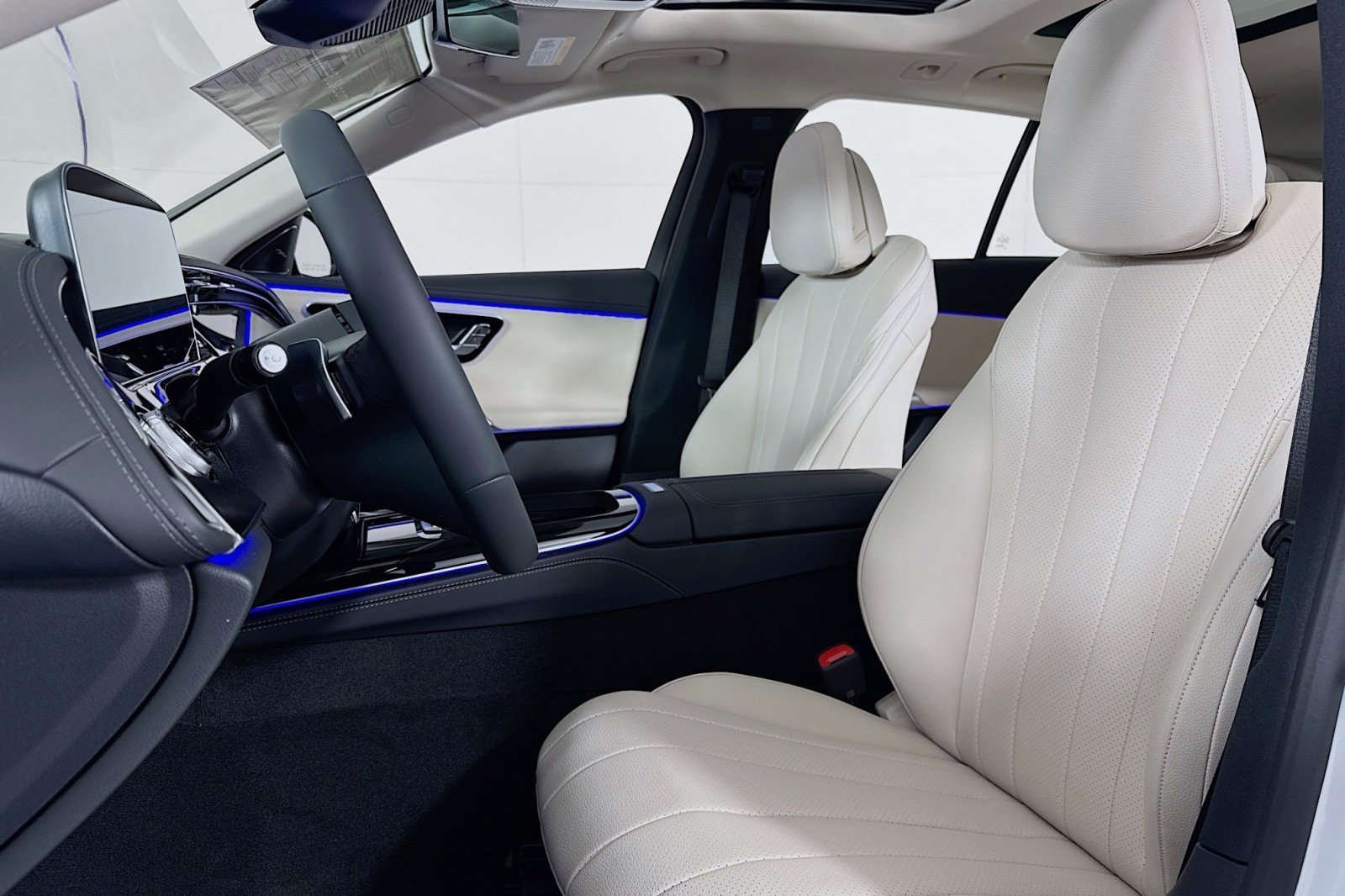 New 2026 Mercedes-Benz E 450 4MATIC All-Terrain Wagon image 16