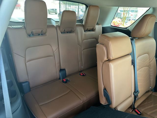 Used 2025 Nissan Pathfinder Platinum w/ Black Appearance Package image 26