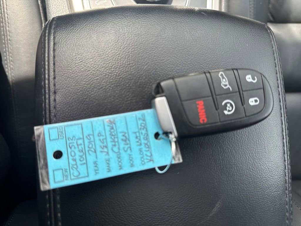 Used 2019 Jeep Grand Cherokee Limited AWD/4WD image 39
