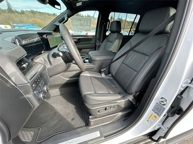 New 2025 Chevrolet Suburban LT w/ Comfort Package image 19