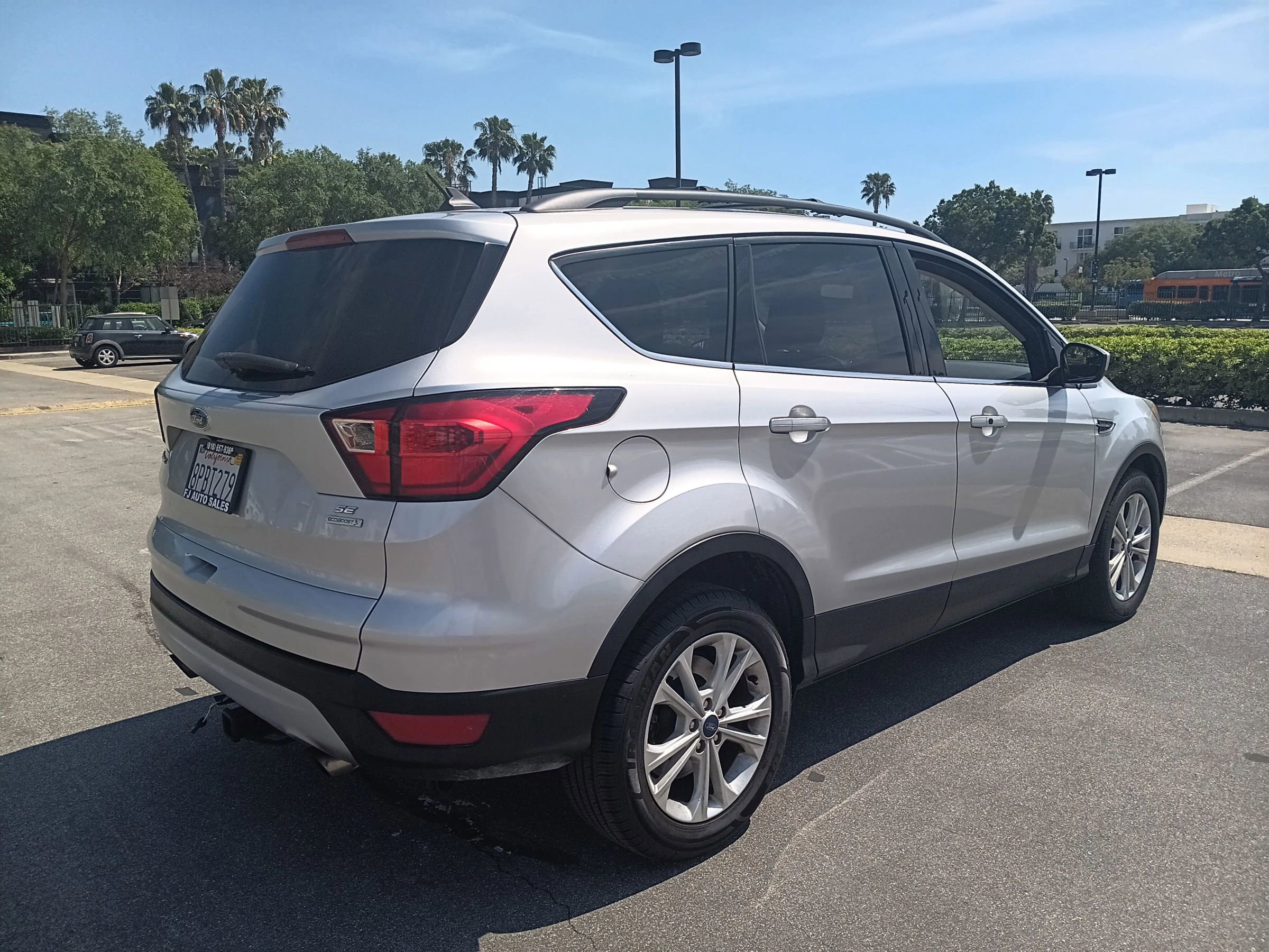 Used 2019 Ford Escape SE image 8