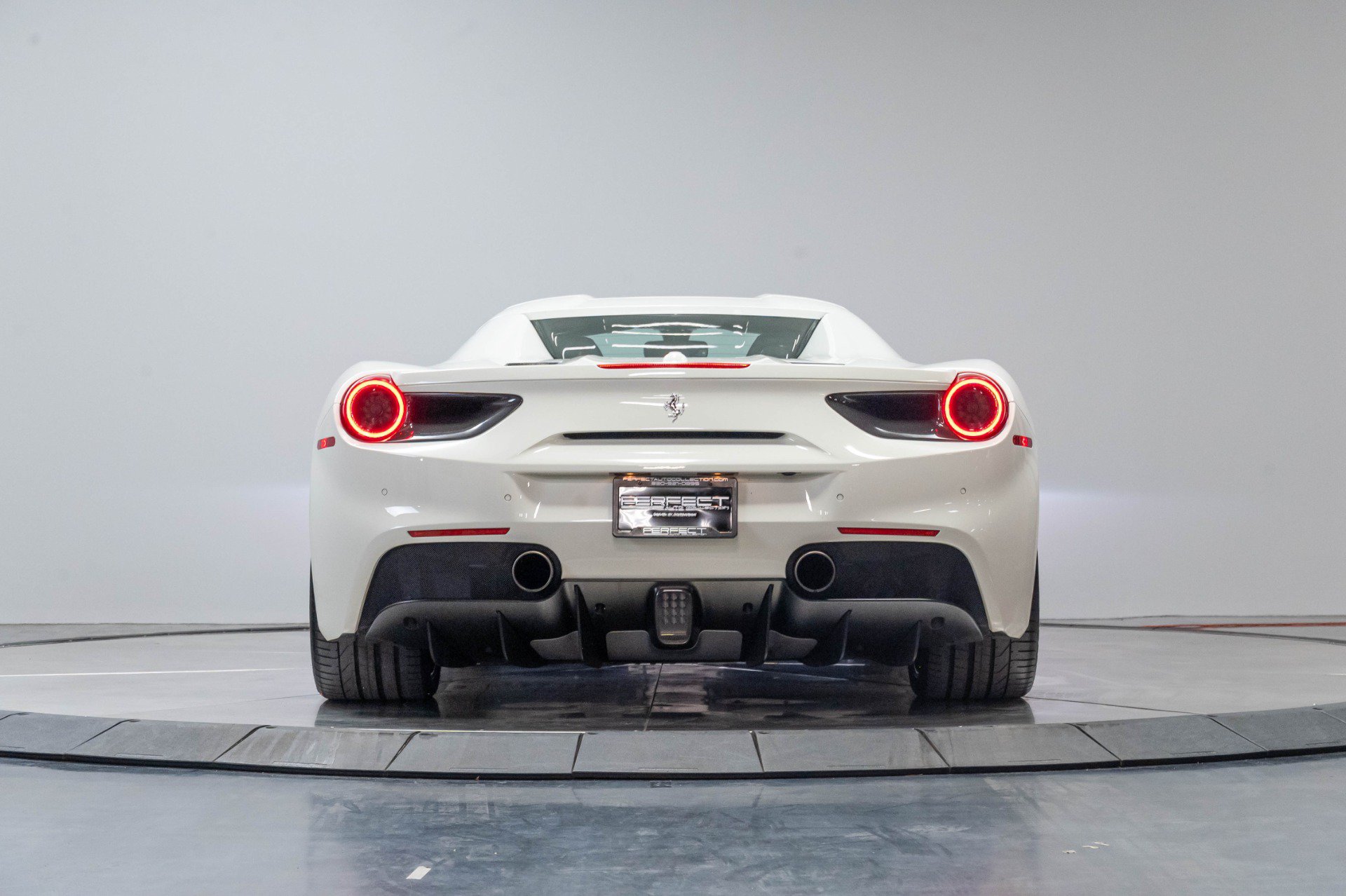Used 2016 Ferrari 488 Spider RWD image 58