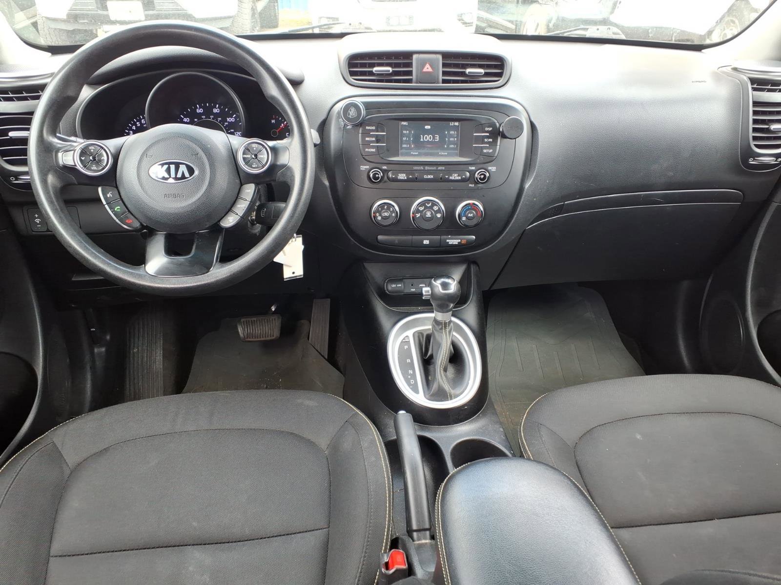 Used 2016 Kia Soul + FWD image 10