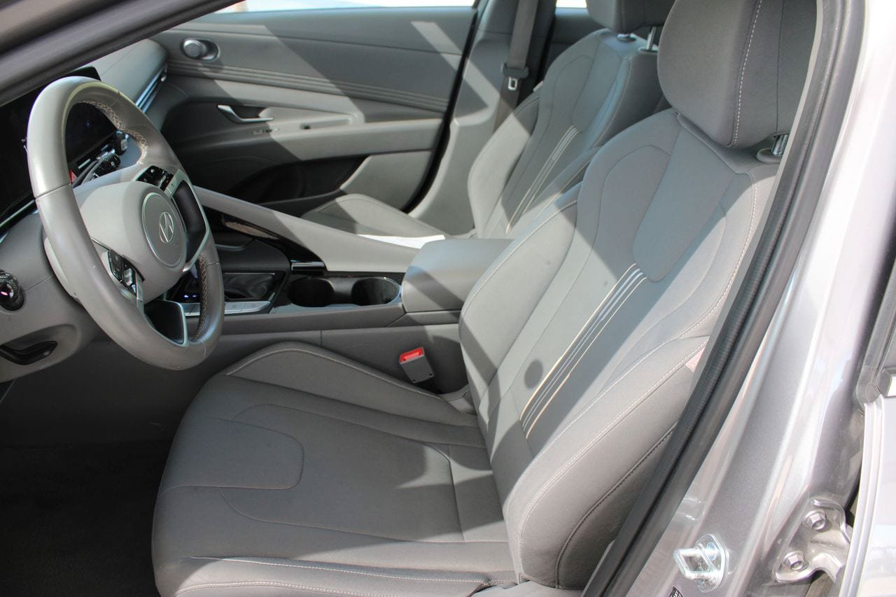 Used 2025 Hyundai Elantra SEL FWD image 10