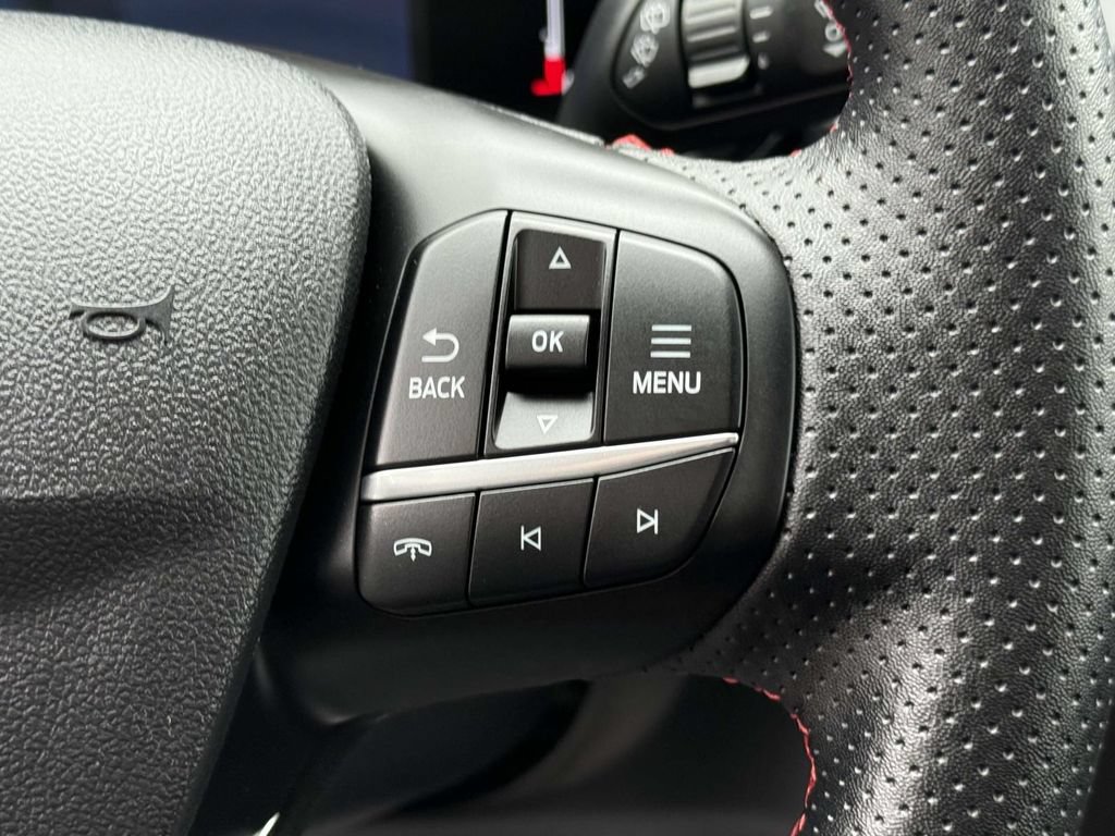 Used 2025 Ford Escape ST-Line AWD/4WD image 9