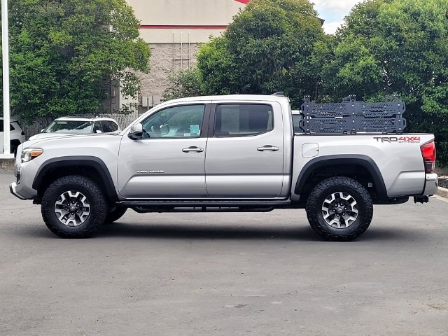 Certified 2019 Toyota Tacoma TRD Off-Road AWD/4WD image 8