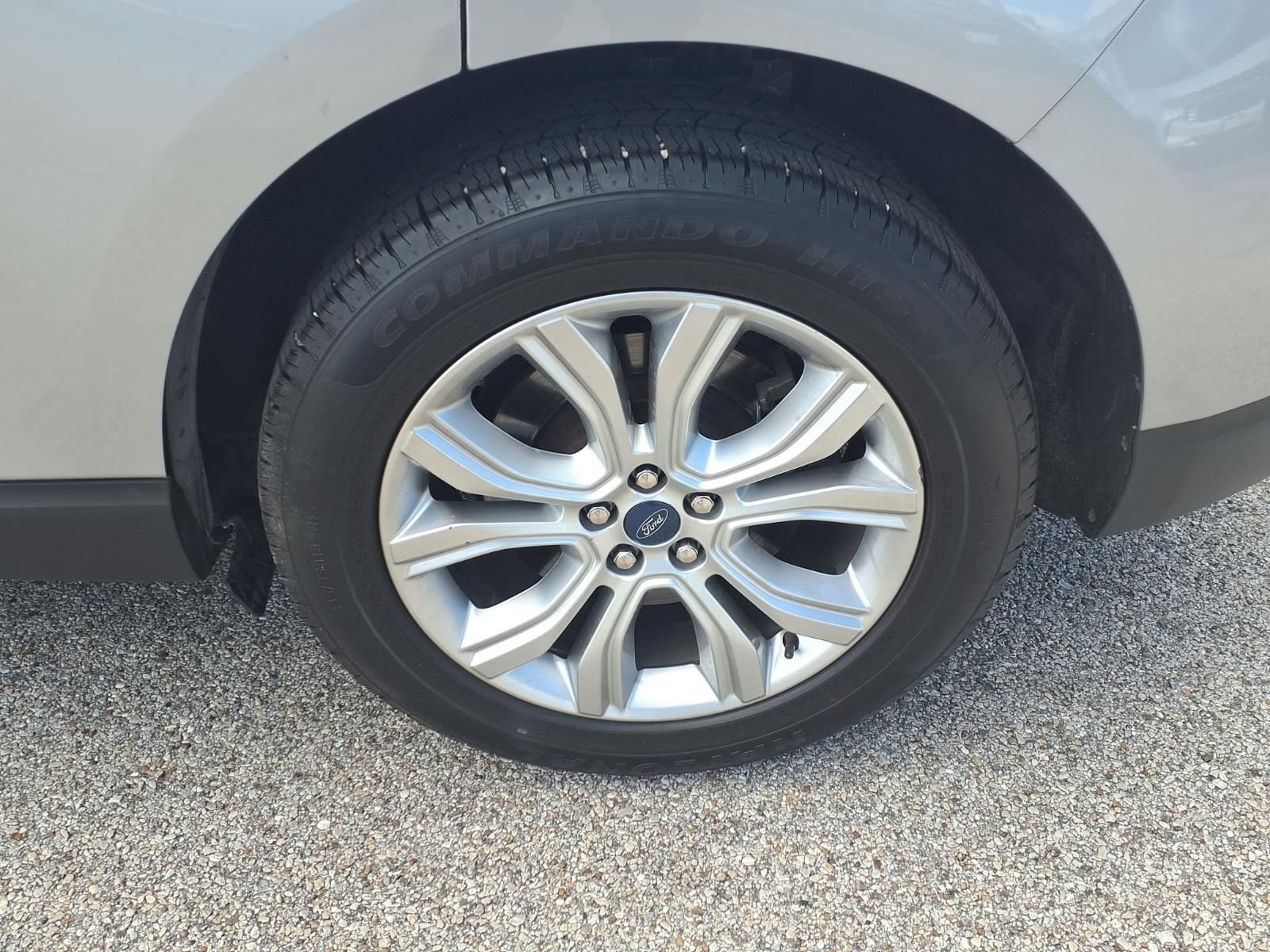 Used 2022 Ford Edge Titanium w/ Equipment Group 301A image 25