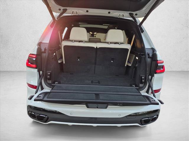 Used 2024 BMW X7 M60i AWD/4WD image 6