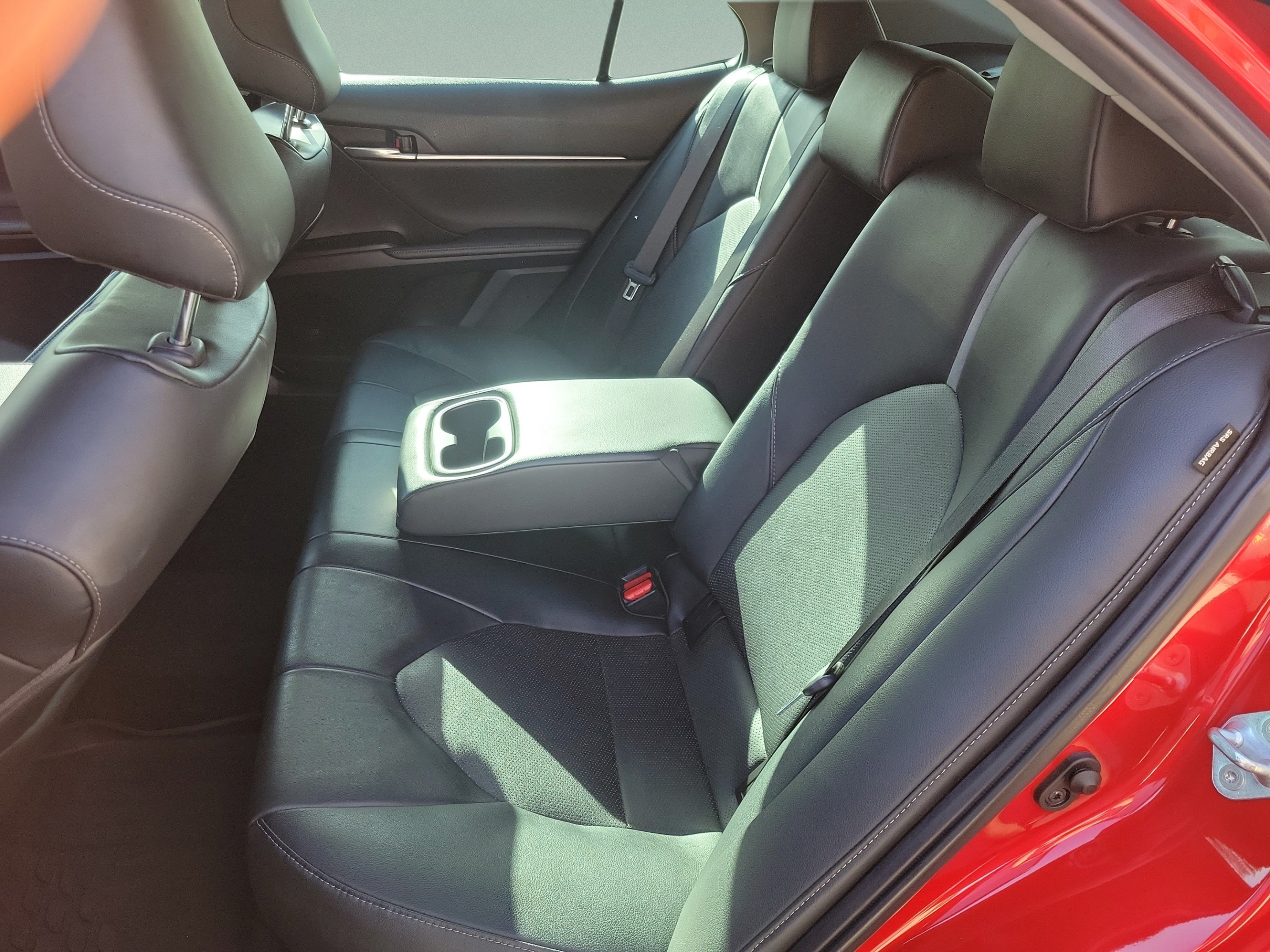 Used 2021 Toyota Camry XSE FWD image 13