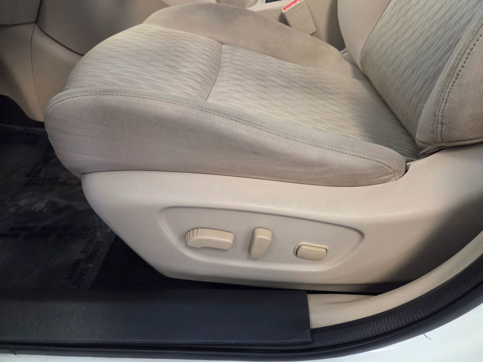 Used 2017 Nissan Rogue SV w/ SV Premium Package image 19