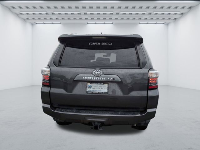 Used 2023 Toyota 4Runner SR5 AWD/4WD image 5