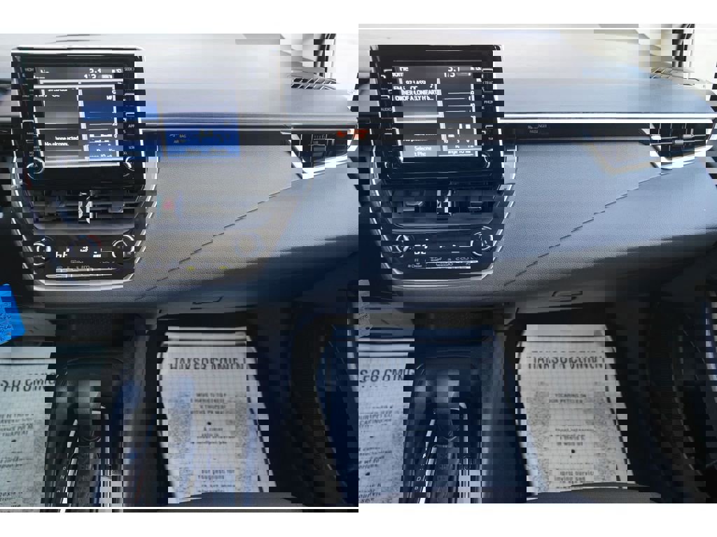 Used 2020 Toyota Corolla LE image 15