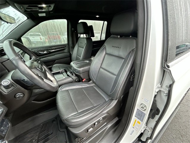 Used 2021 GMC Yukon XL Denali w/ Denali Premium Package image 19