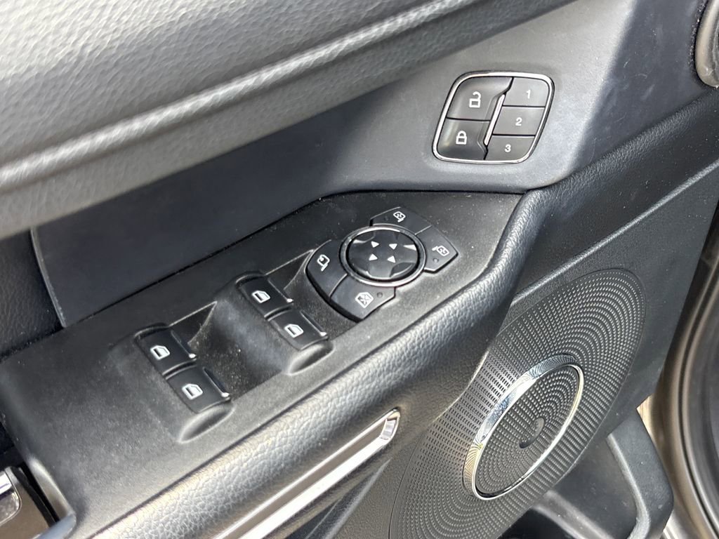 Used 2020 Ford Expedition XLT w/ Equipment Group 202A RWD image 17