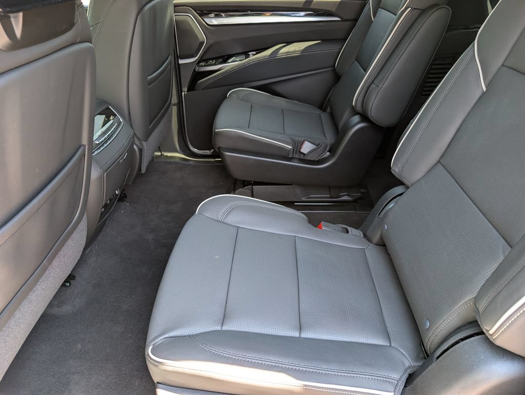 New 2026 Cadillac Escalade ESV Sport w/ Touring Package AWD/4WD image 16