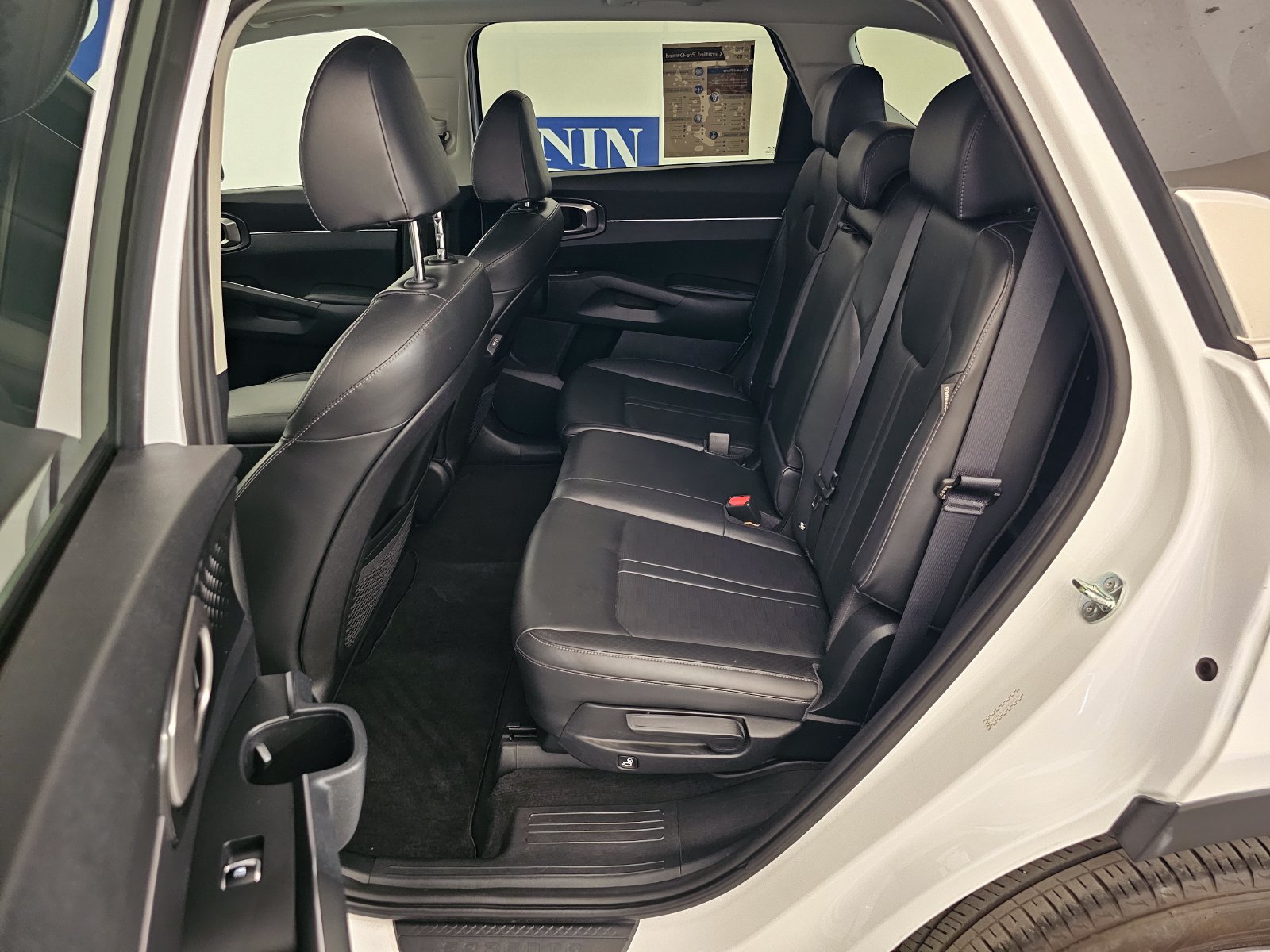 Used 2024 Kia Sorento S w/ Panoramic Sunroof Package FWD image 24