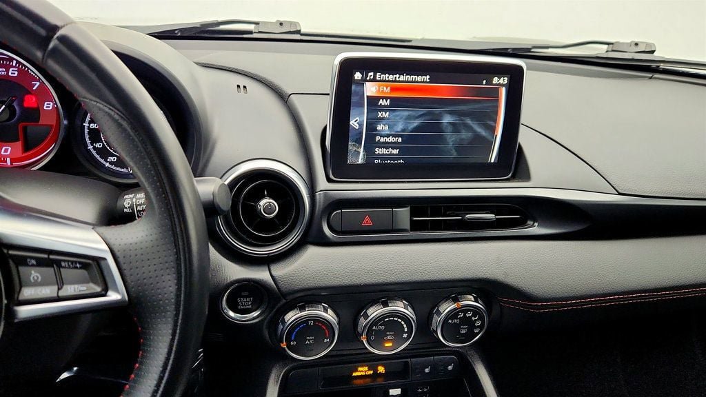Used 2018 FIAT 124 Spider Abarth w/ Navigation & Sound Group image 18