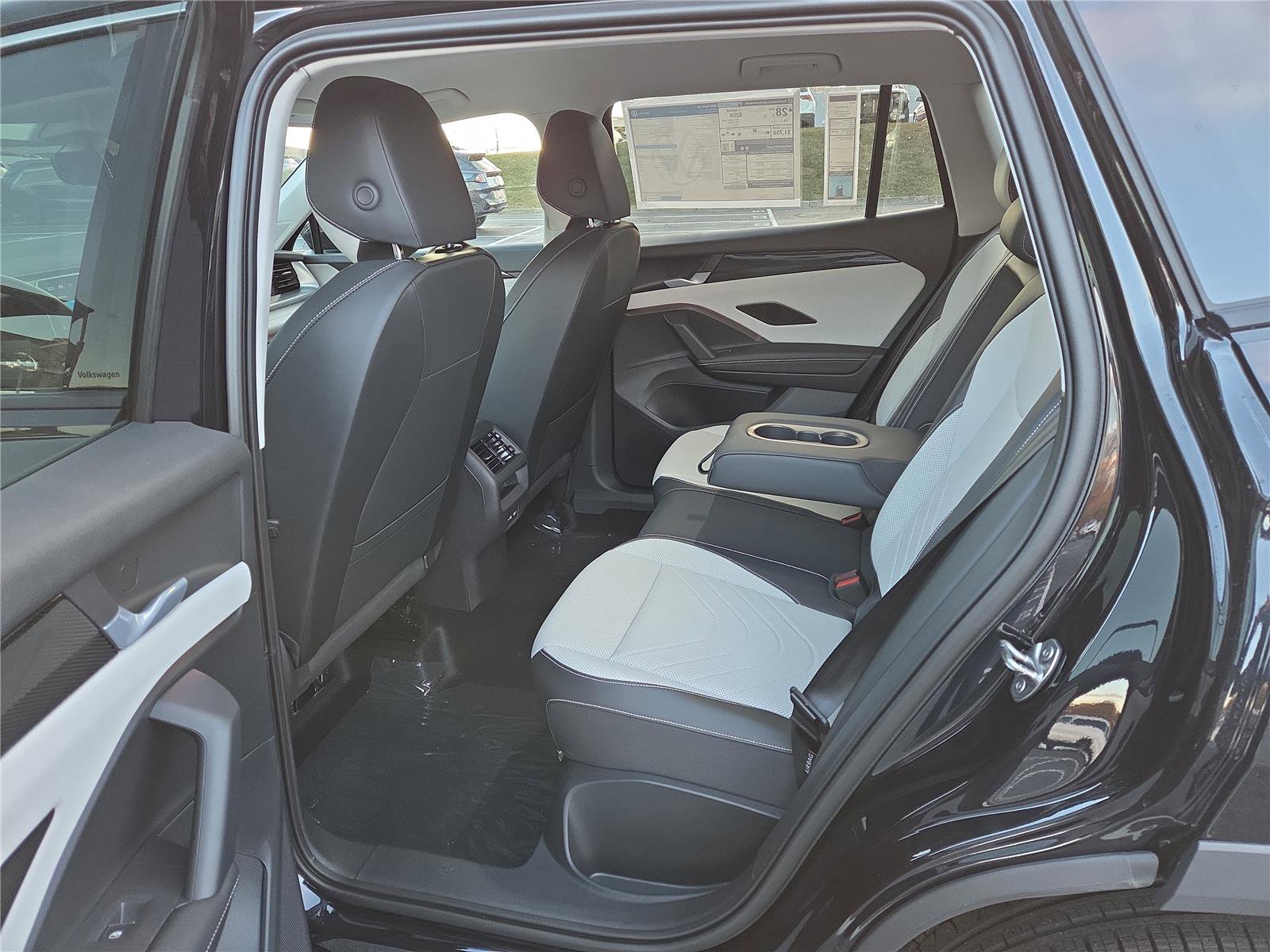 New 2026 Volkswagen Tiguan SE image 24