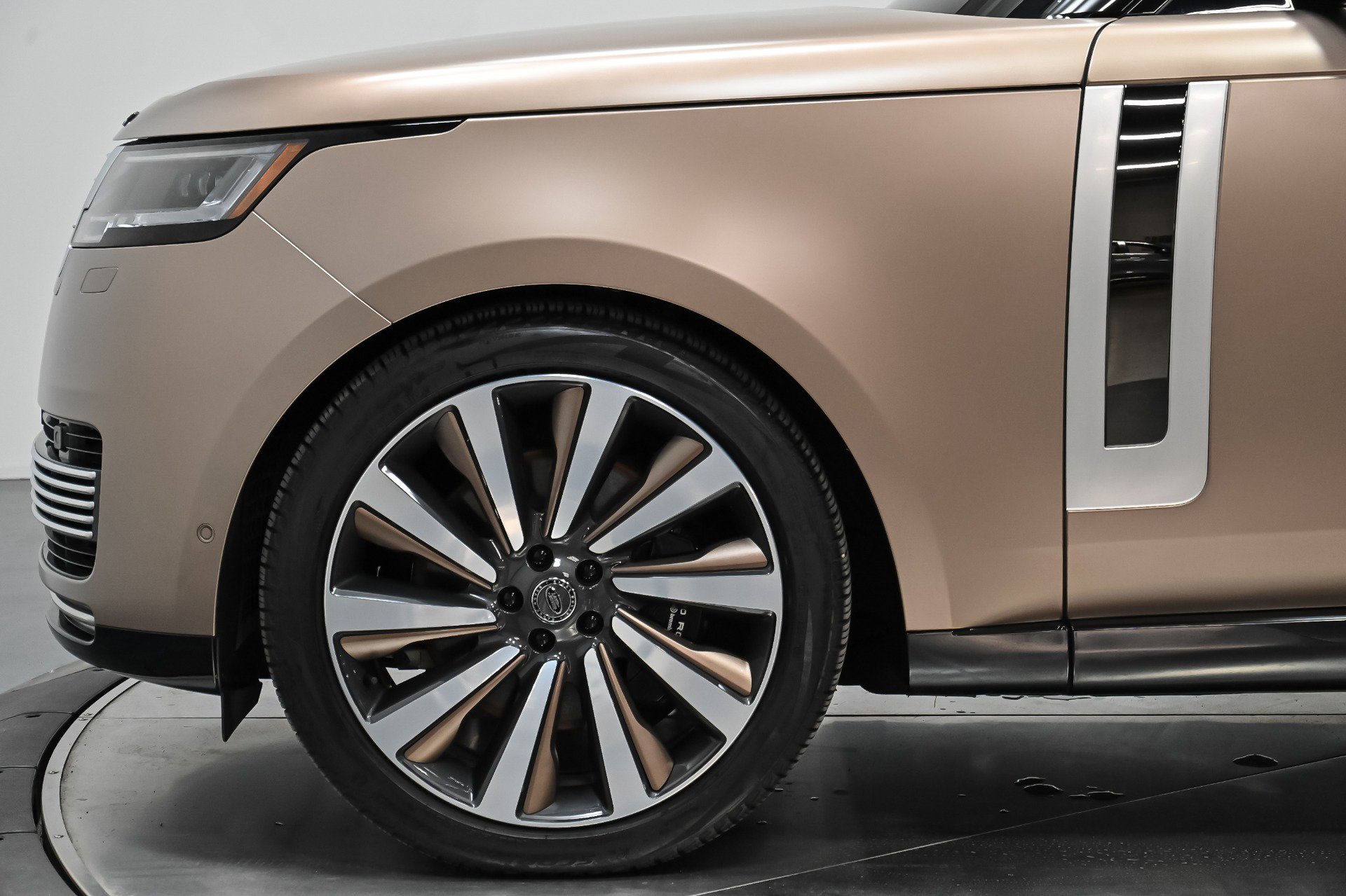 Used 2023 Land Rover Range Rover LWB SV Autobiography image 84