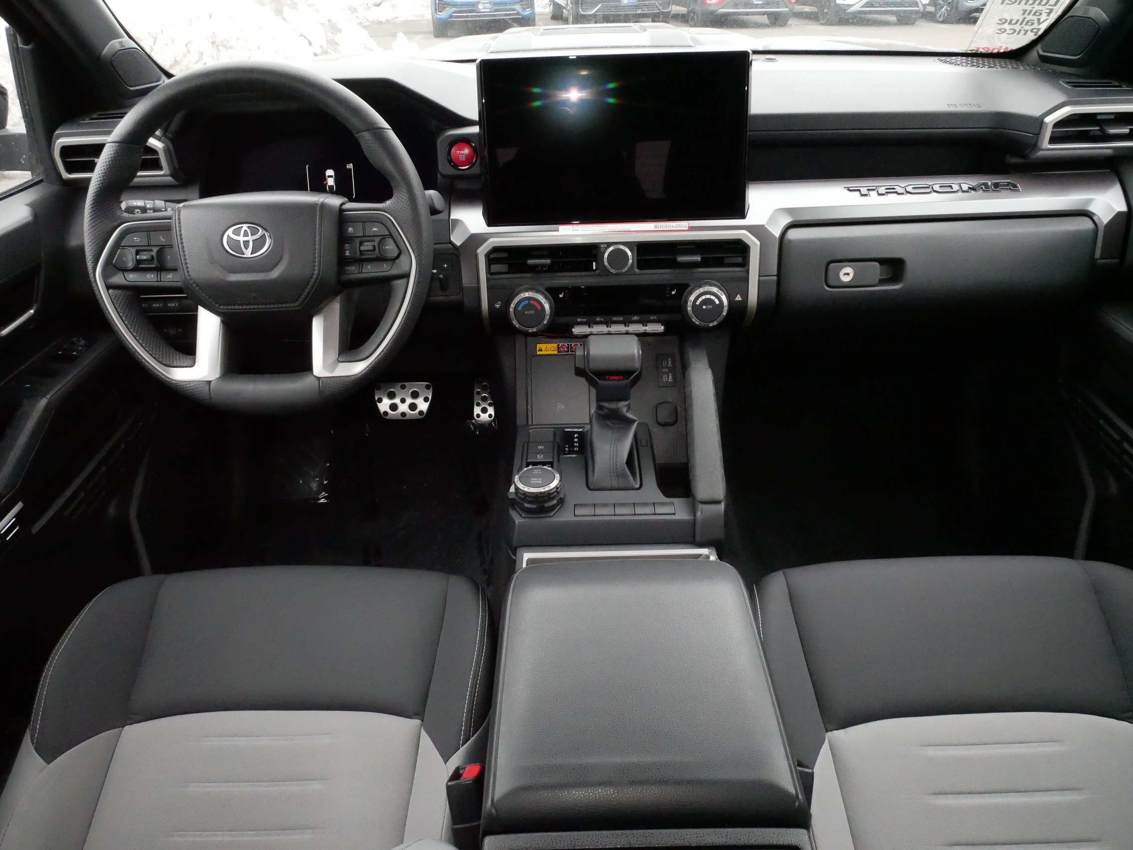 Used 2025 Toyota Tacoma TRD Sport w/ TRD Sport Upgrade Package image 10