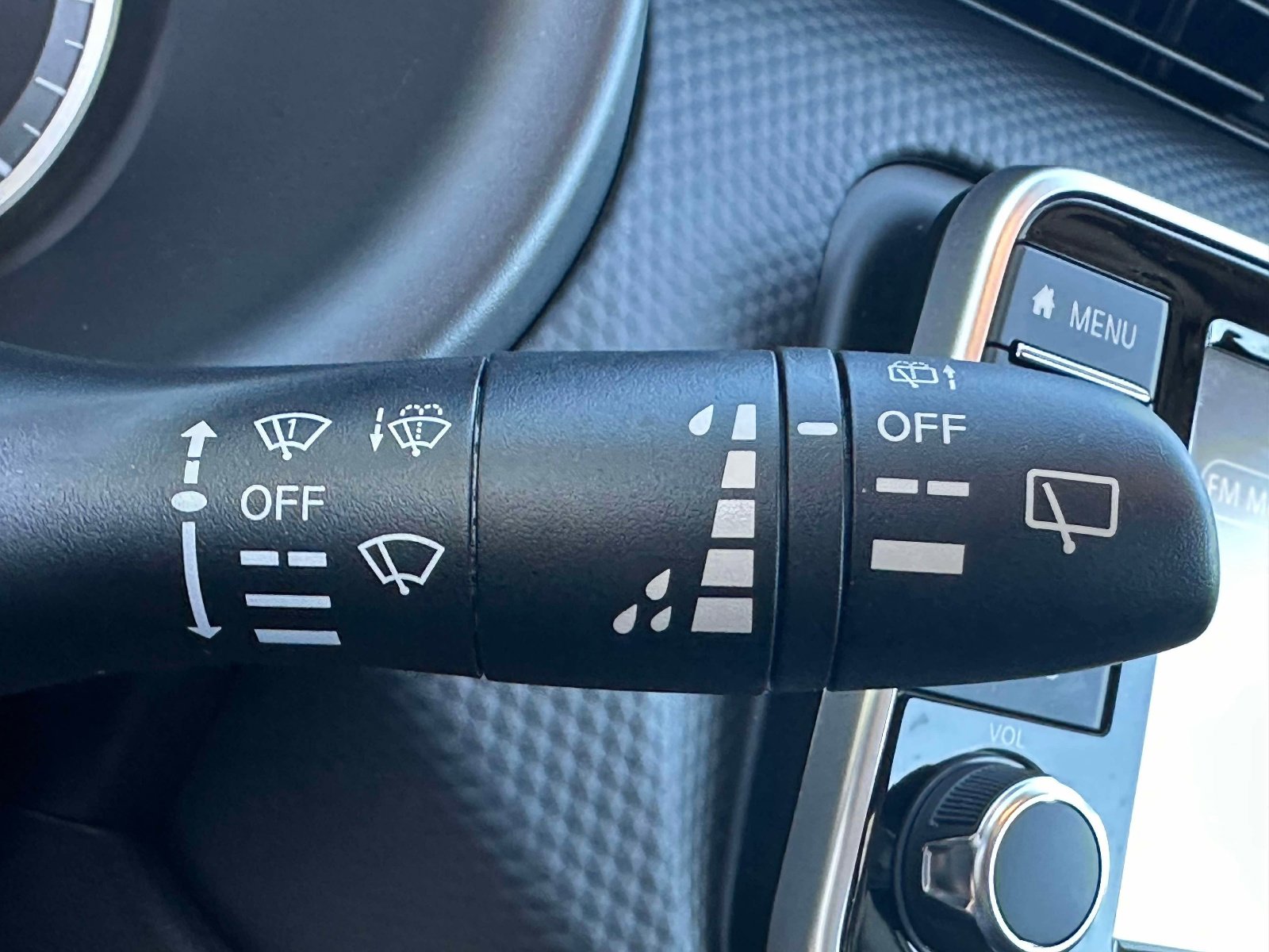 Used 2025 Nissan Kicks Play S image 16