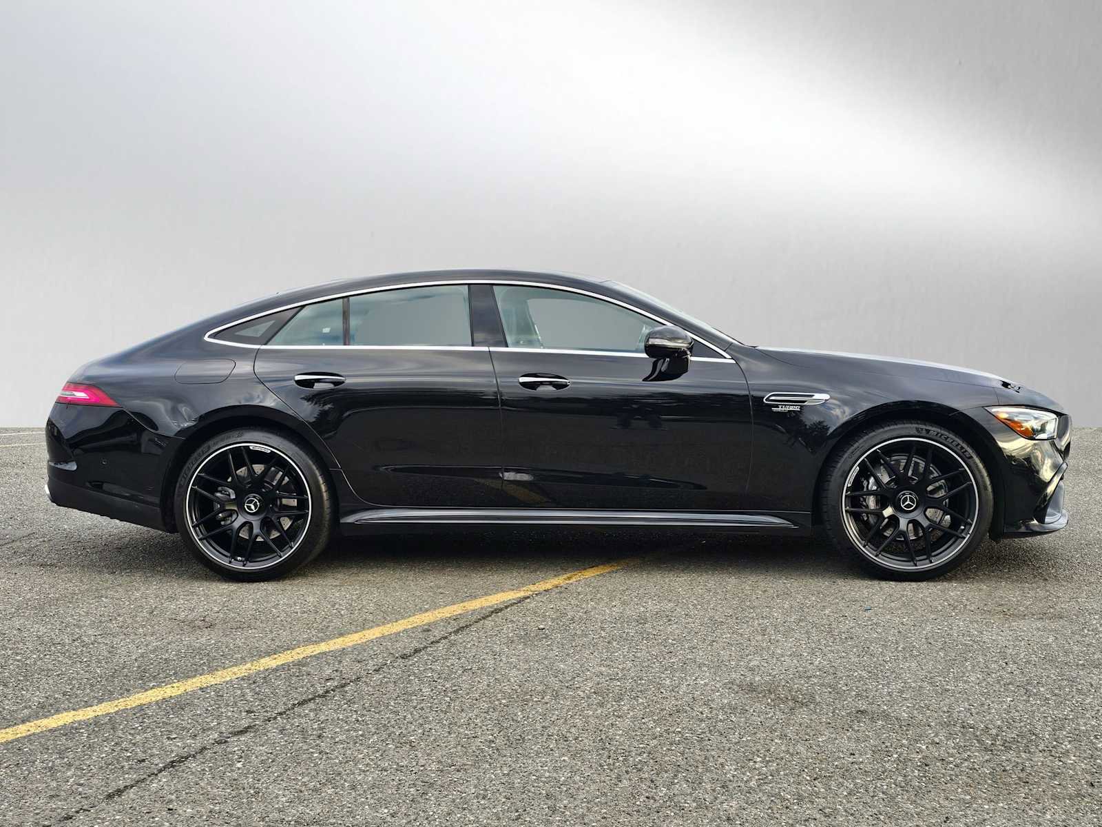 Used 2022 Mercedes-Benz AMG GT 43 image 2