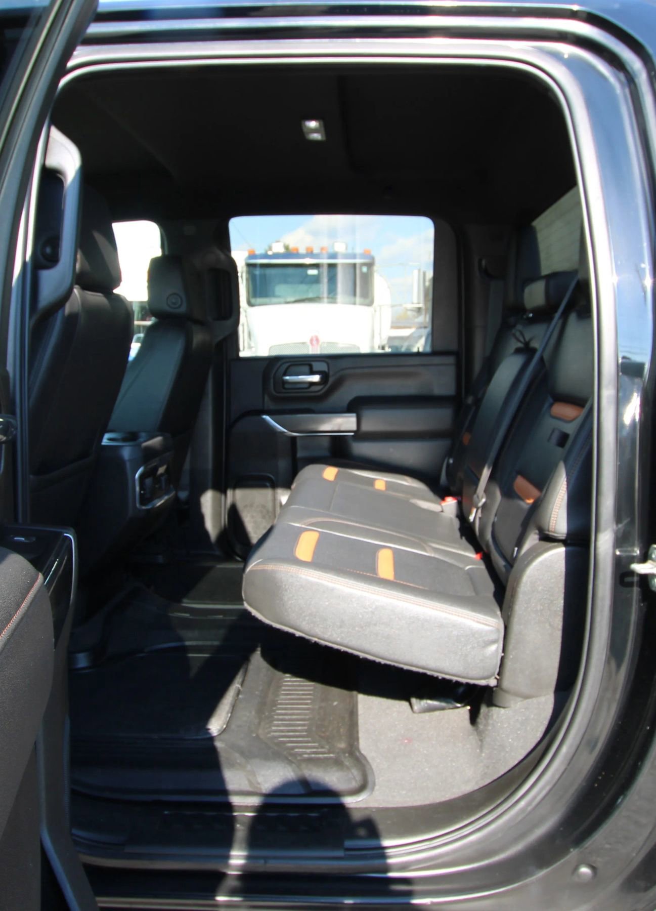 Used 2022 GMC Sierra 2500 AT4 w/ Gooseneck/5TH Wheel Package image 11