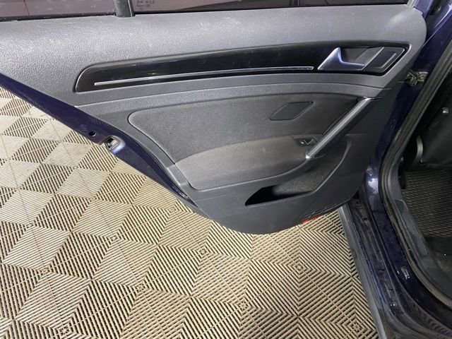 Used 2015 Volkswagen Golf 4-Door image 15