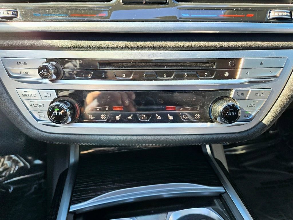 Used 2018 BMW 740e xDrive w/ M Sport Package AWD/4WD image 34