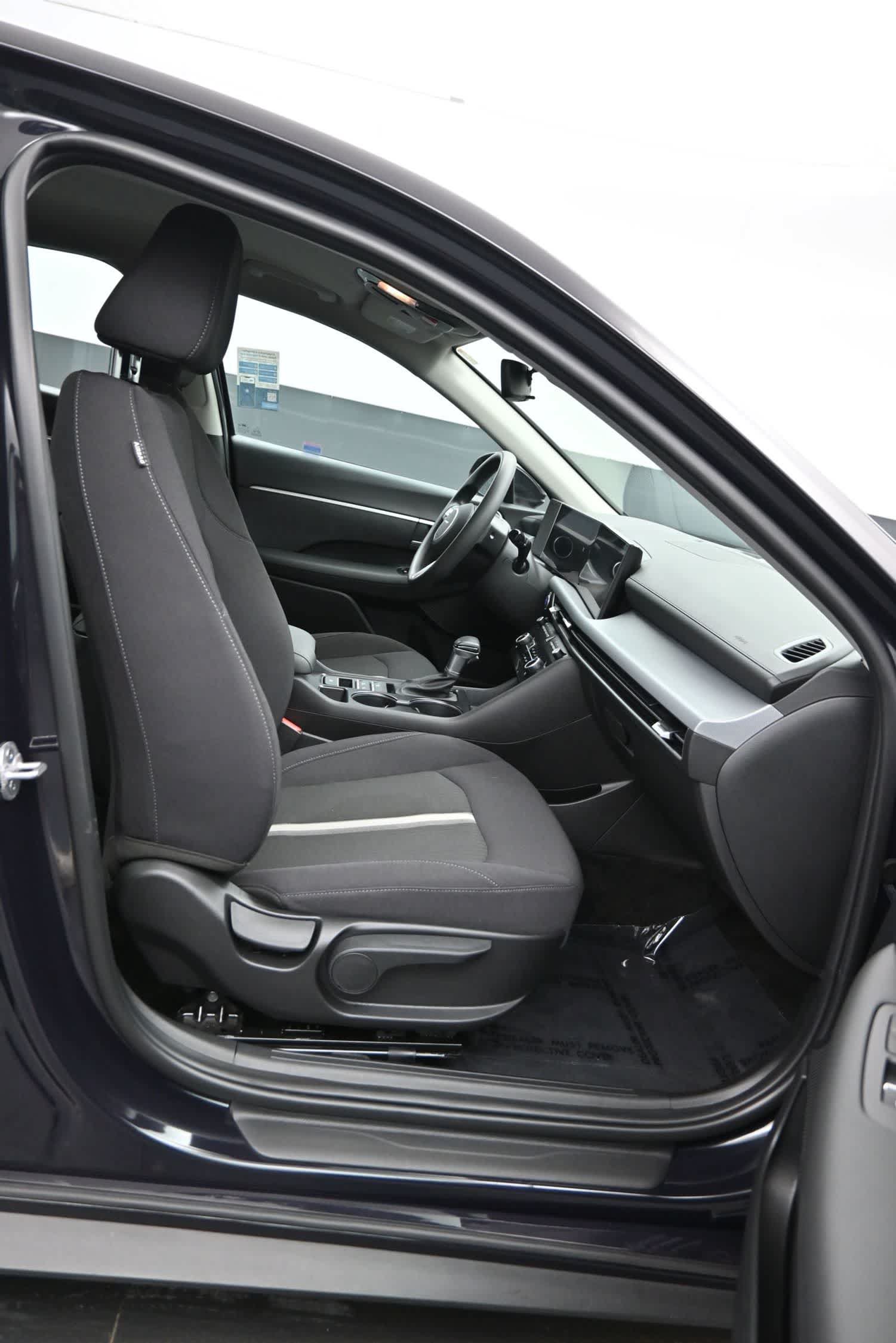 Used 2025 Hyundai Sonata SE FWD image 11