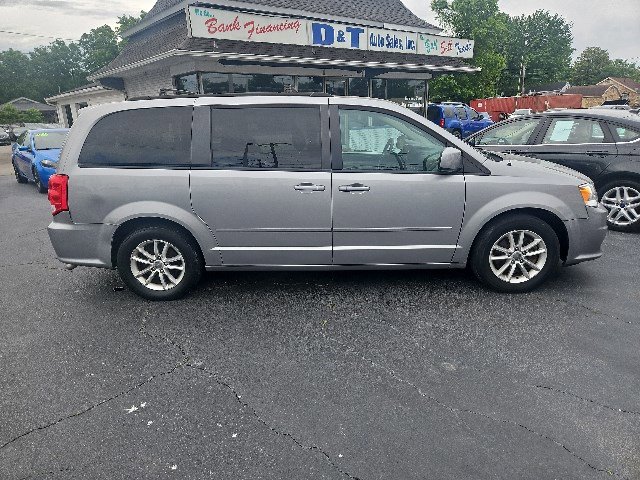 Used 2016 Dodge Grand Caravan SXT FWD image 2