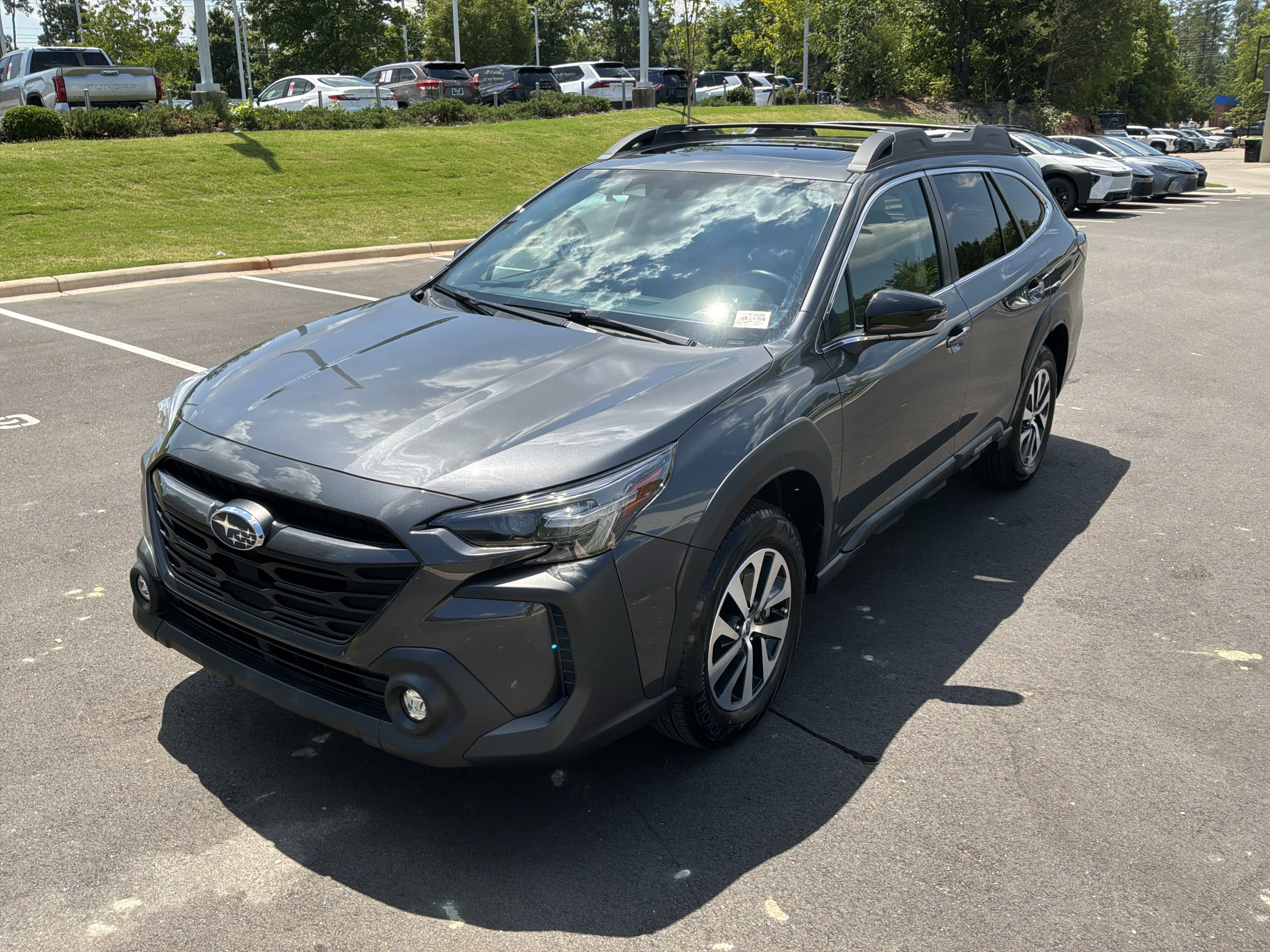 Used 2024 Subaru Outback Premium AWD/4WD image 5