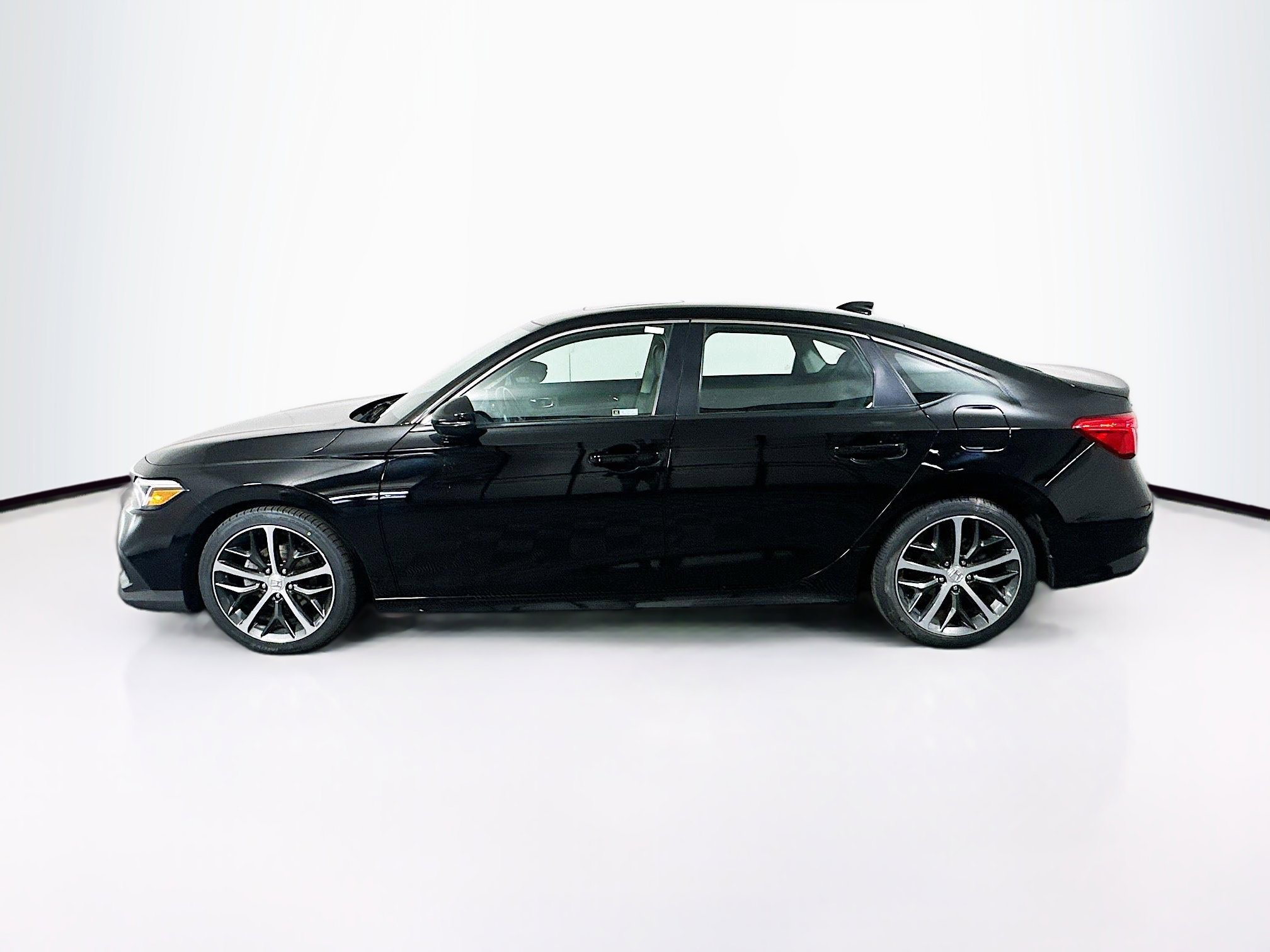 Used 2024 Honda Civic Touring image 4