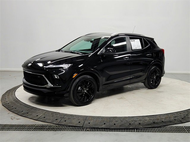 Used 2024 Buick Encore GX Sport Touring image 3