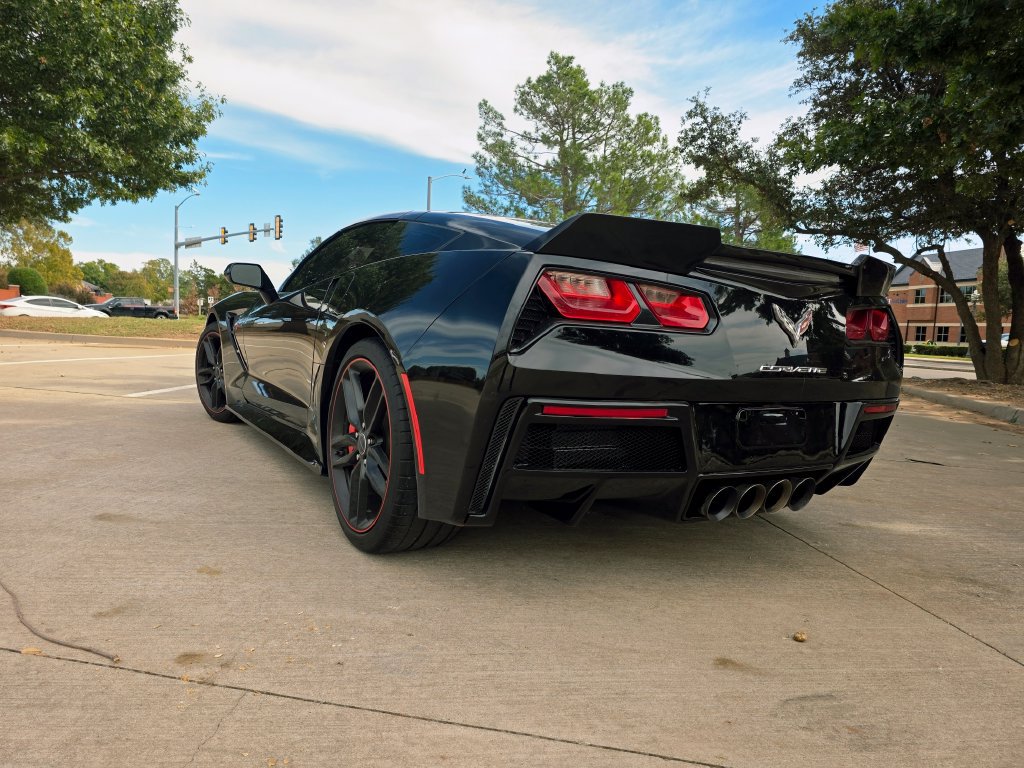 Used 2015 Chevrolet Corvette Stingray Coupe w/ 3LT Preferred Equipment Group RWD image 10