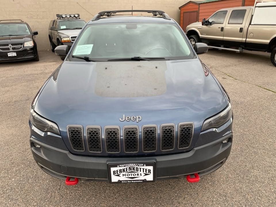 Used 2019 Jeep Cherokee Trailhawk w/ Cold Weather Group AWD/4WD image 2