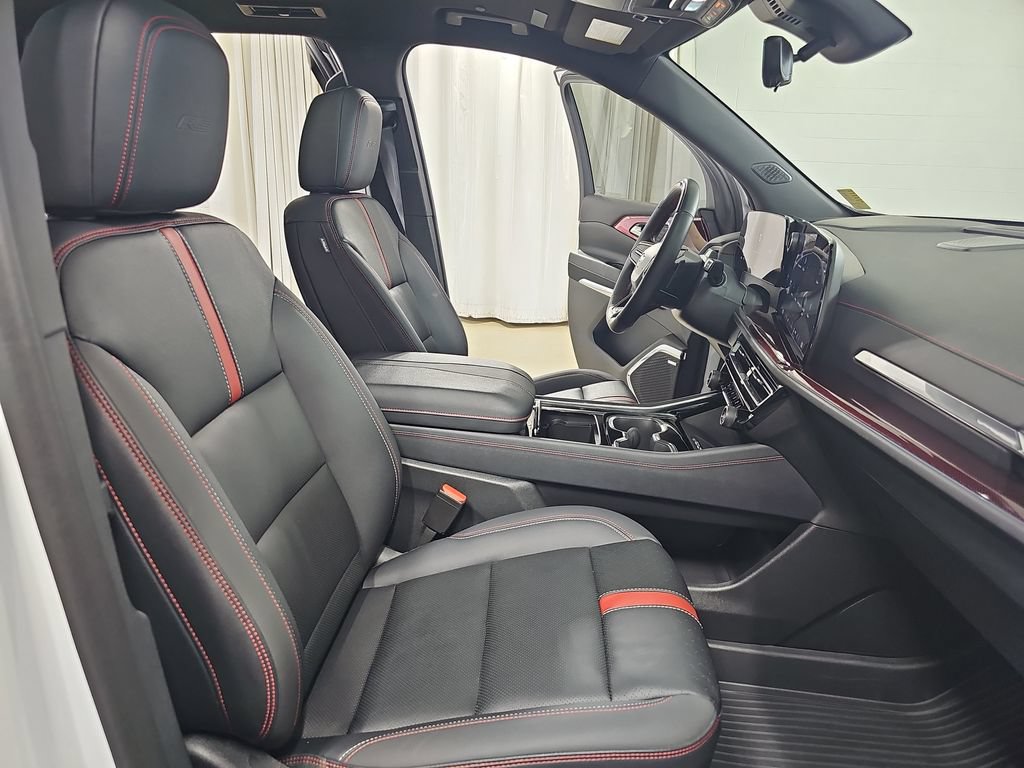 Certified 2024 Chevrolet Traverse RS w/ LPO, Floor Liner Package AWD/4WD image 13