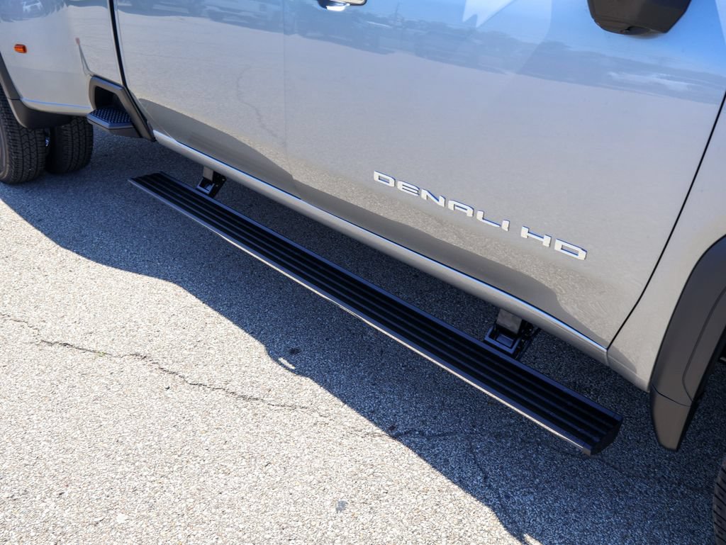 New 2026 GMC Sierra 3500 Denali Ultimate AWD/4WD image 7