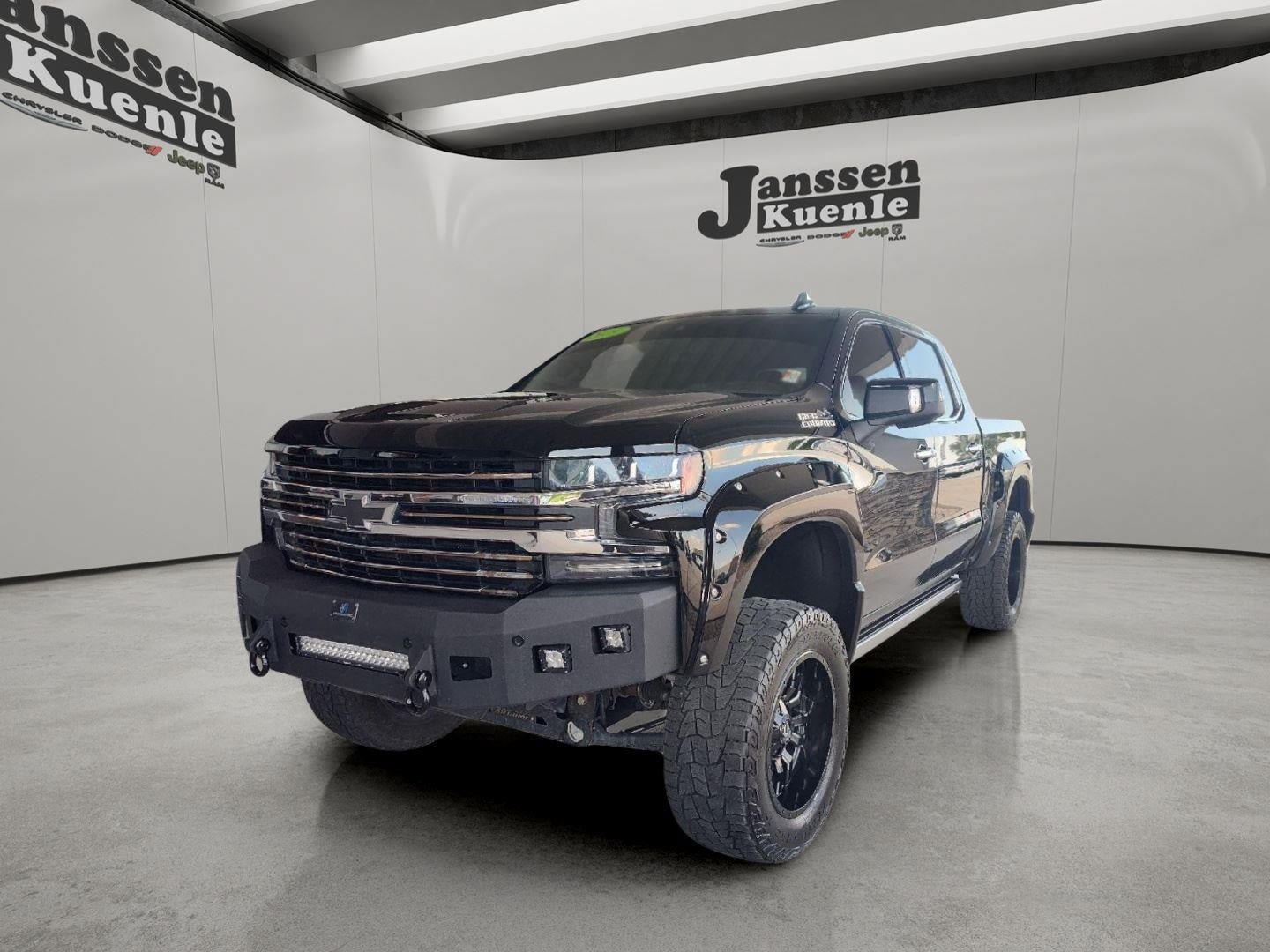 Used 2019 Chevrolet Silverado 1500 High Country w/ Technology Package AWD/4WD image 4